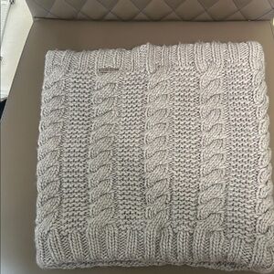 WOMEN'S MICHAEL KORS CABLE KNIT LINED NECK WARMER/SCARF/HOOD.